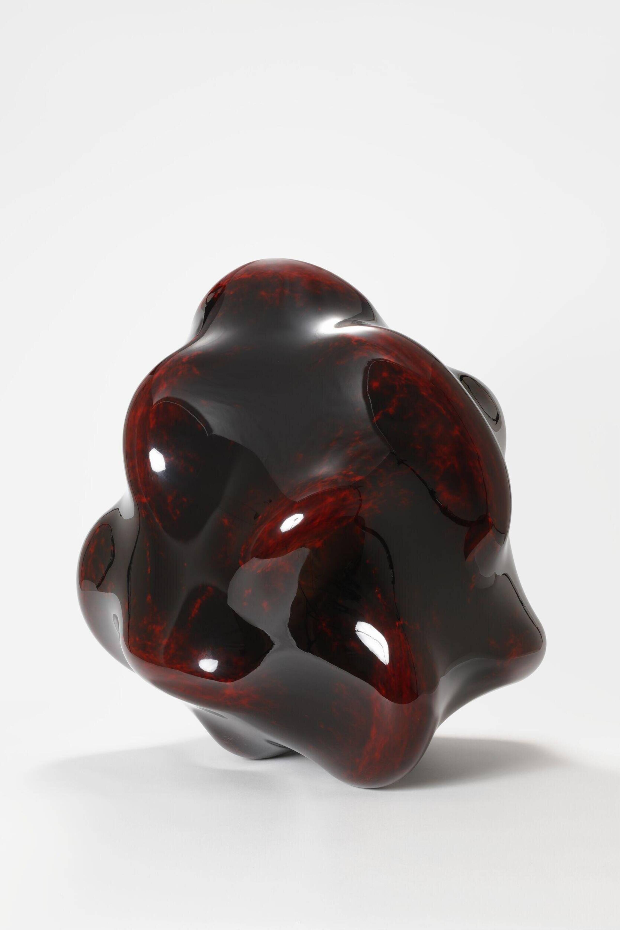 Red Flow, a lacquer sculpture by Ishizuka Genta